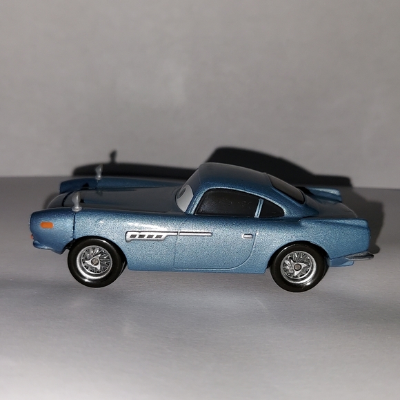 Disney Pixar Cars Mattel Finn McMissile Die-cast 1:55 Model - Picture 4 of 6